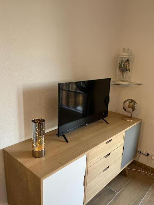 Appartement Duplex, 300 M De La *